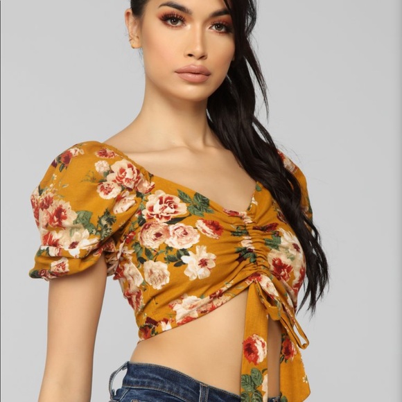 Two brand new crop tops - Picture 2 of 5